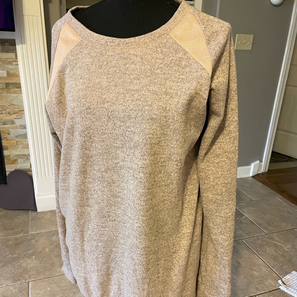 Women’s tan tunic top - sweatshirt material. Sz L